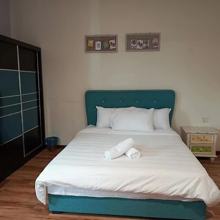 Melaka Beachfront Villa With Pool Exterior foto