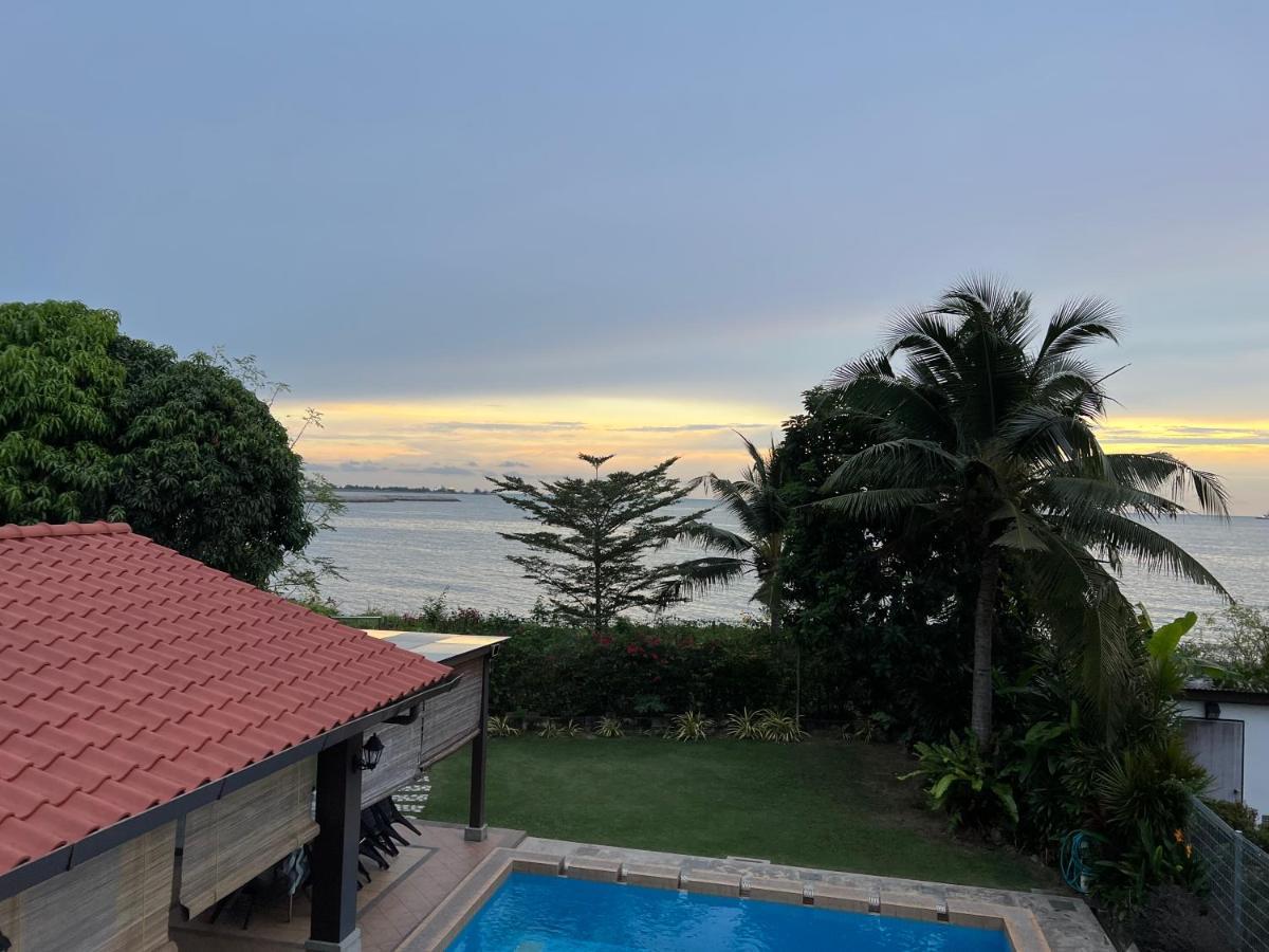 Melaka Beachfront Villa With Pool Exterior foto