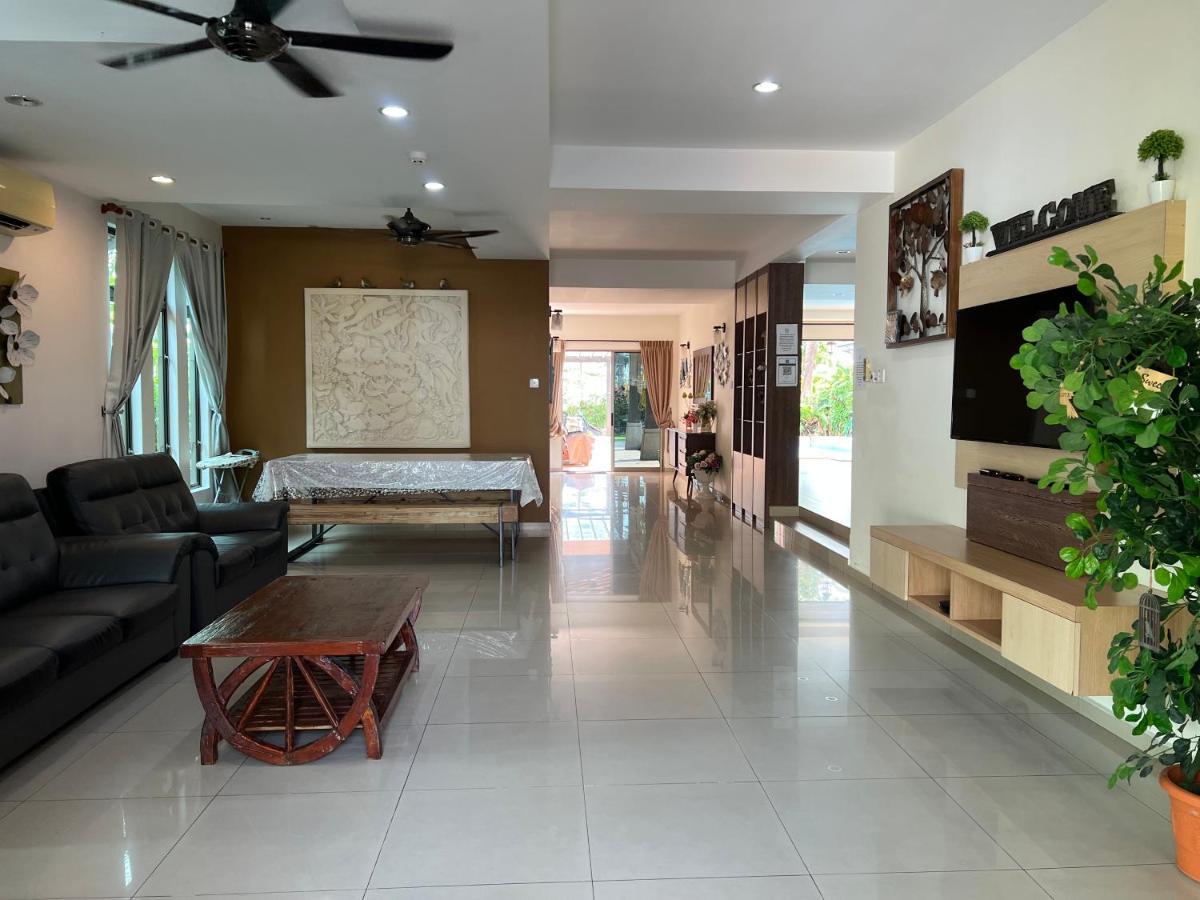 Melaka Beachfront Villa With Pool Exterior foto