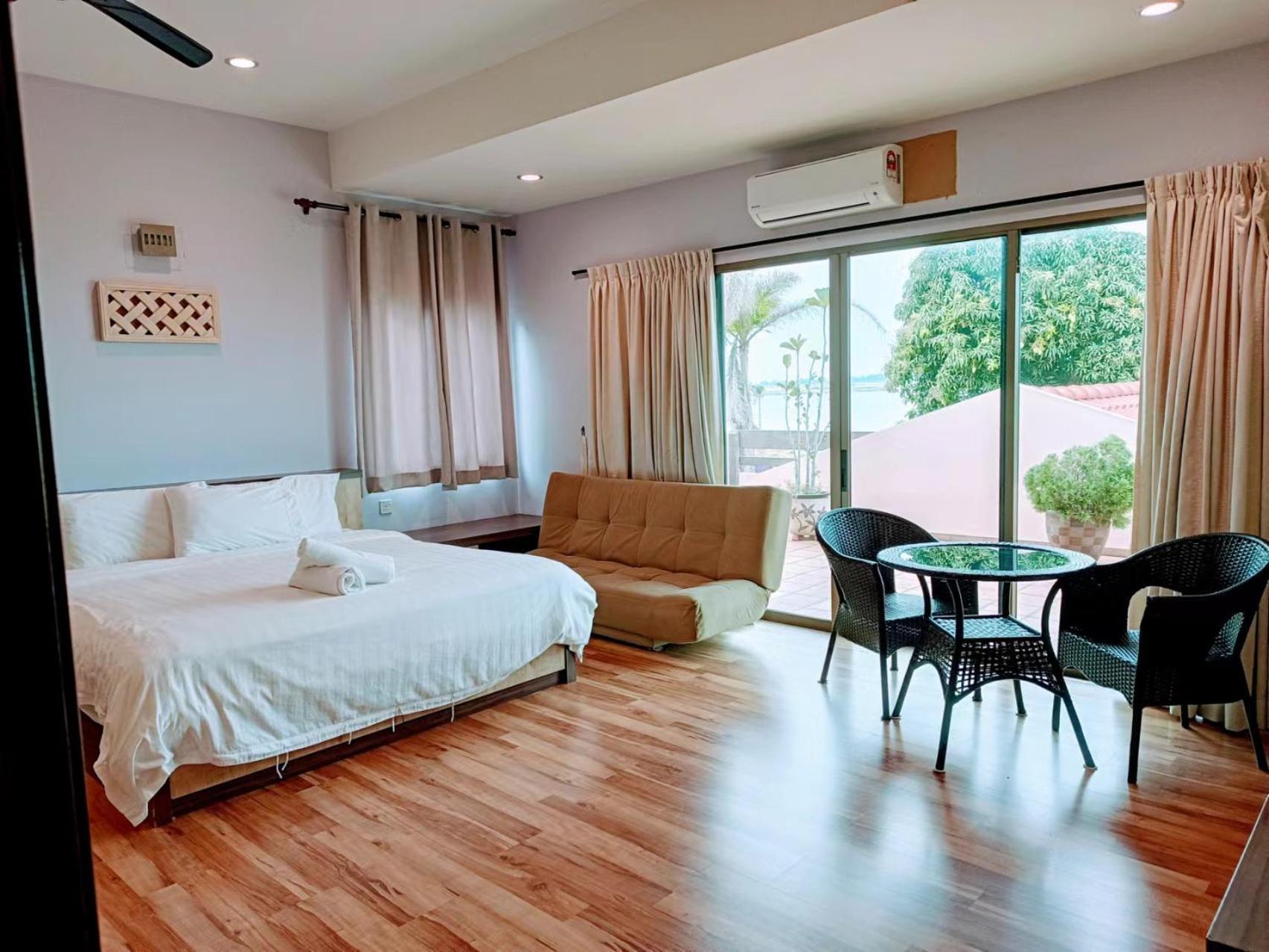 Melaka Beachfront Villa With Pool Exterior foto
