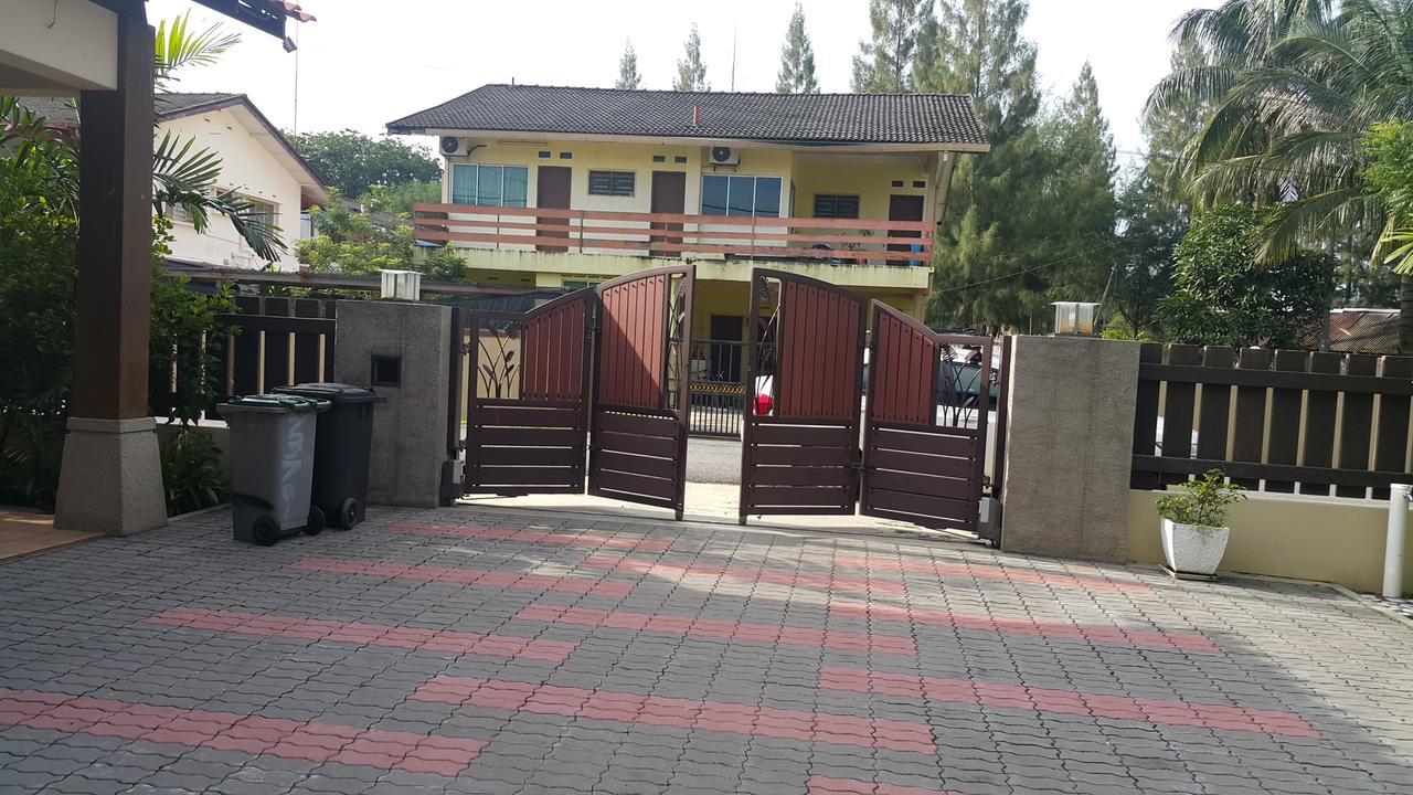 Melaka Beachfront Villa With Pool Exterior foto