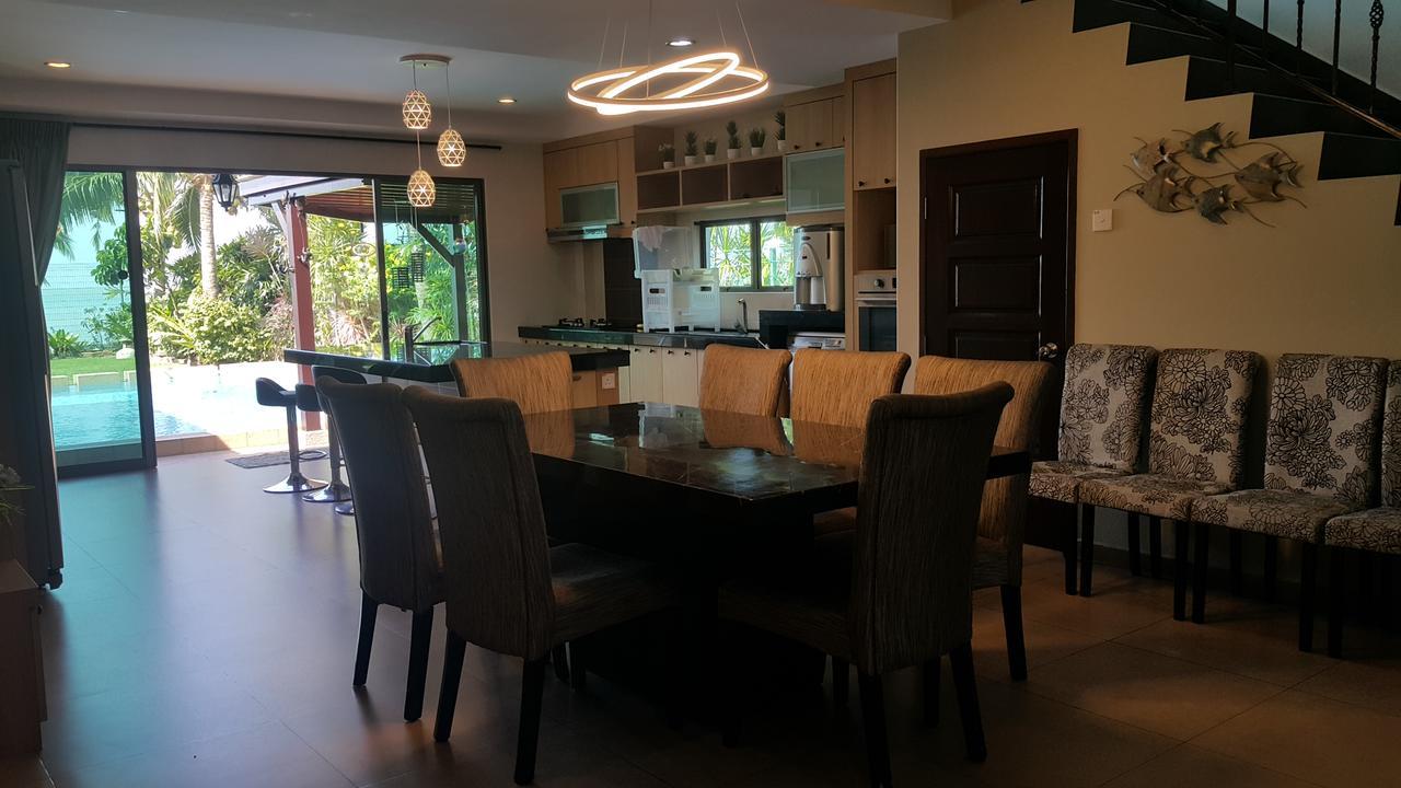 Melaka Beachfront Villa With Pool Exterior foto
