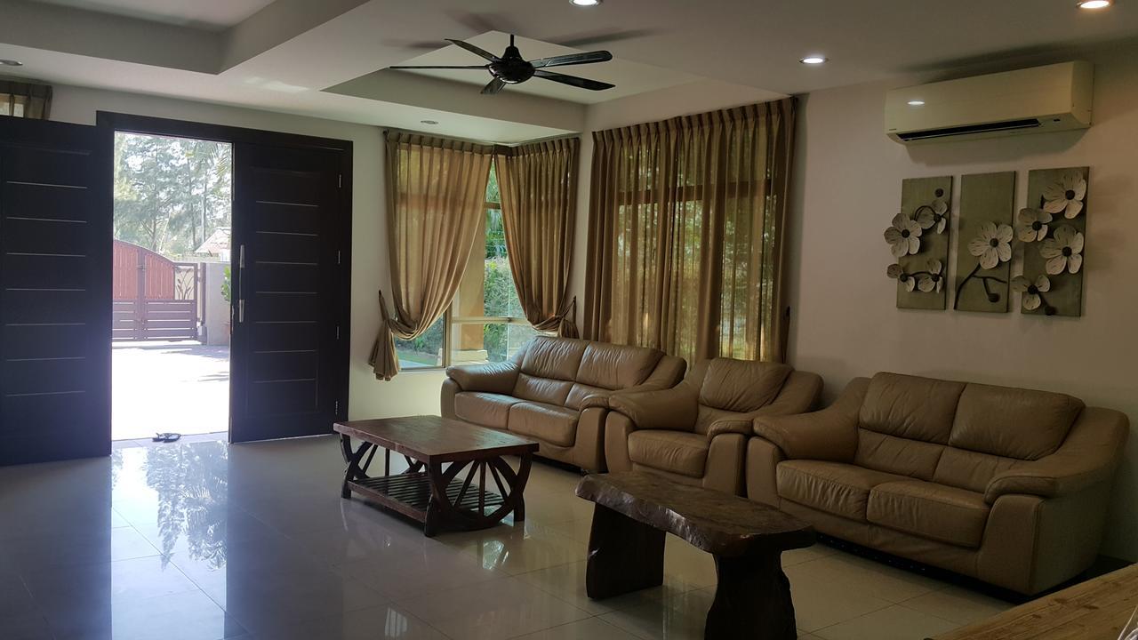 Melaka Beachfront Villa With Pool Exterior foto