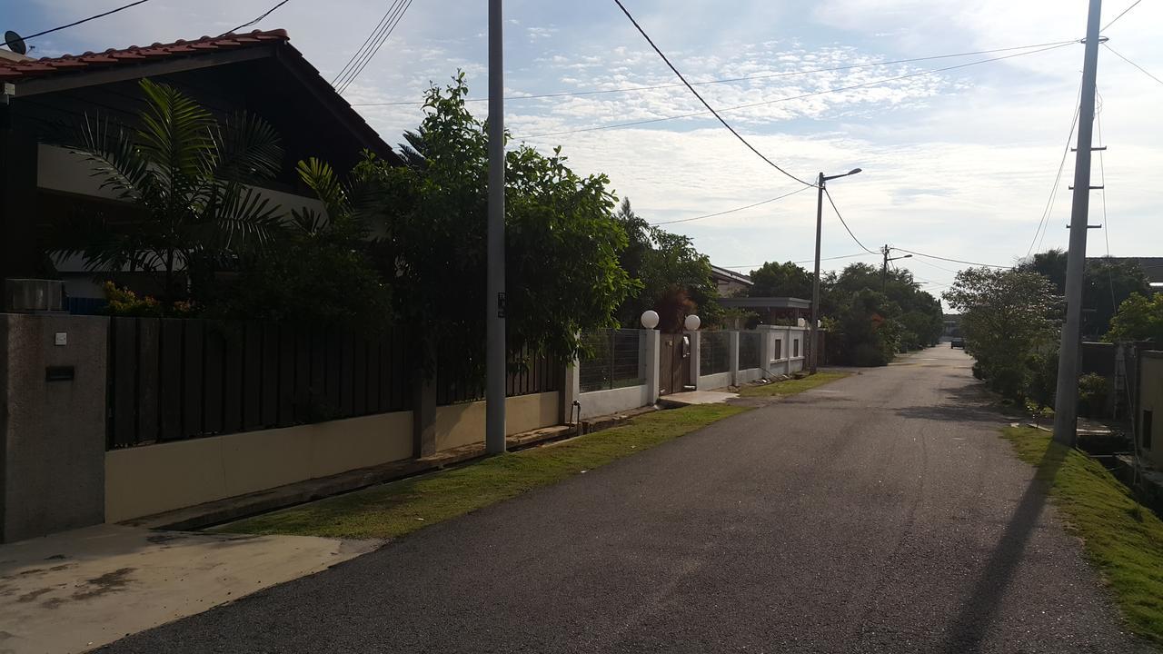 Melaka Beachfront Villa With Pool Exterior foto