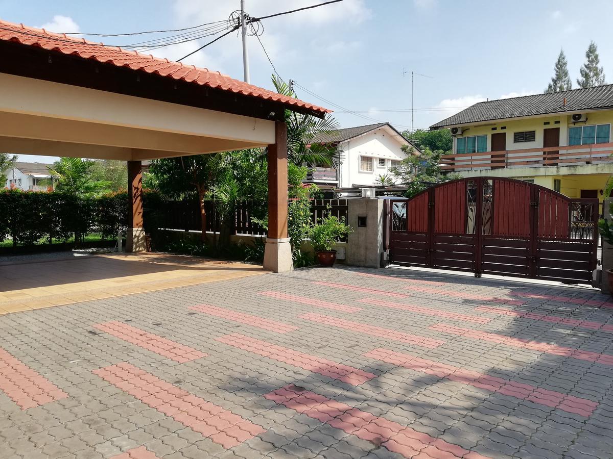 Melaka Beachfront Villa With Pool Exterior foto