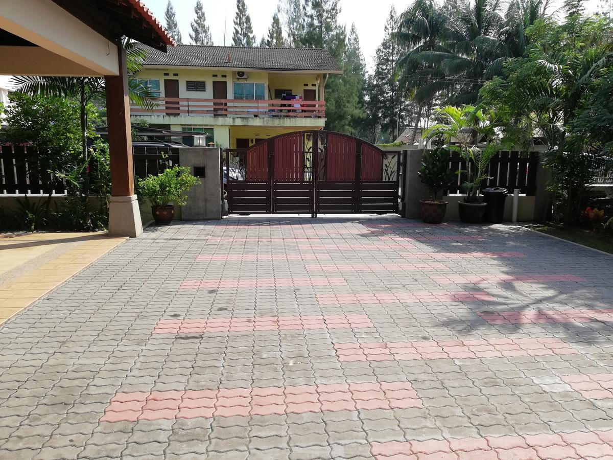 Melaka Beachfront Villa With Pool Exterior foto